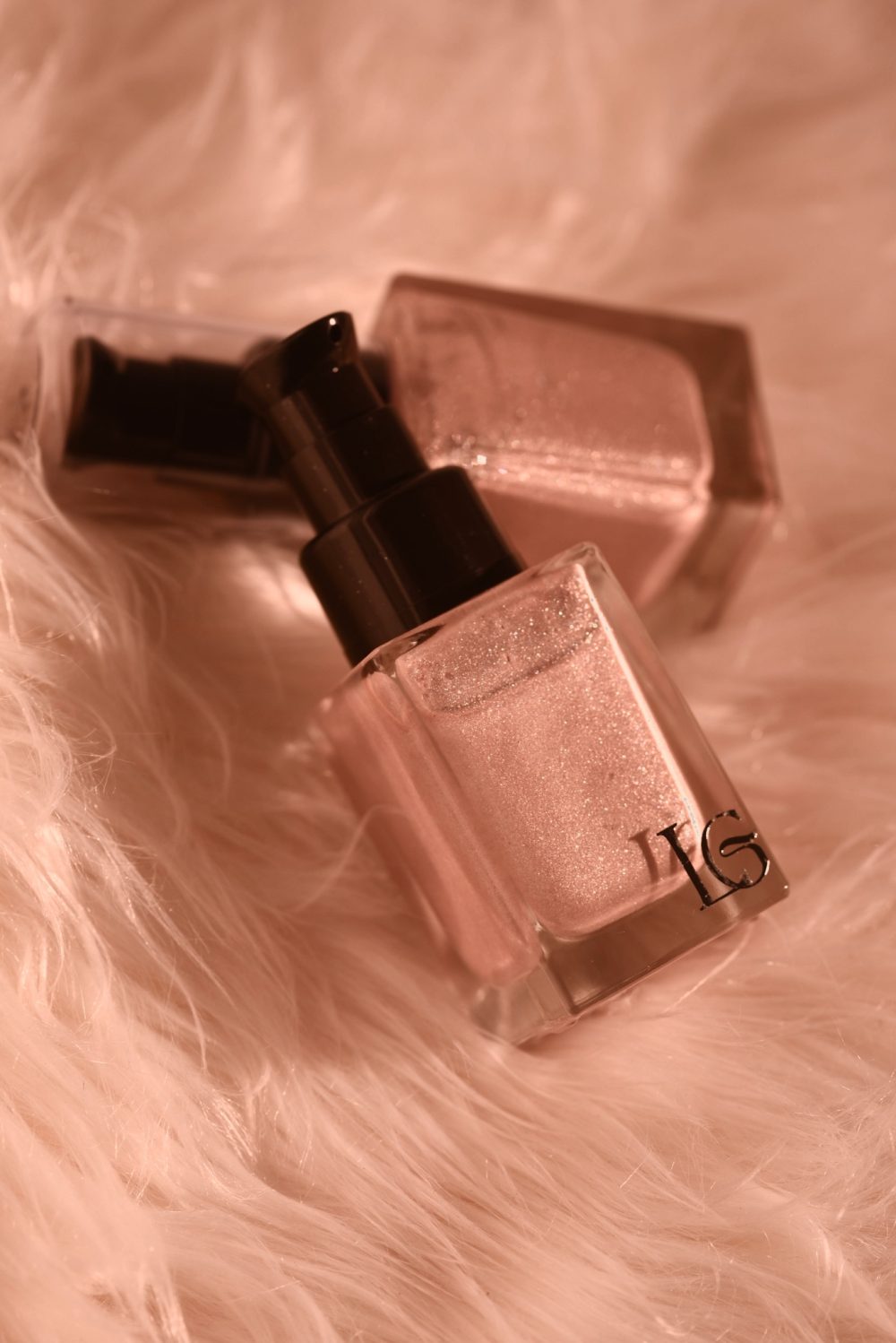 Mini Nude body shimmer 1