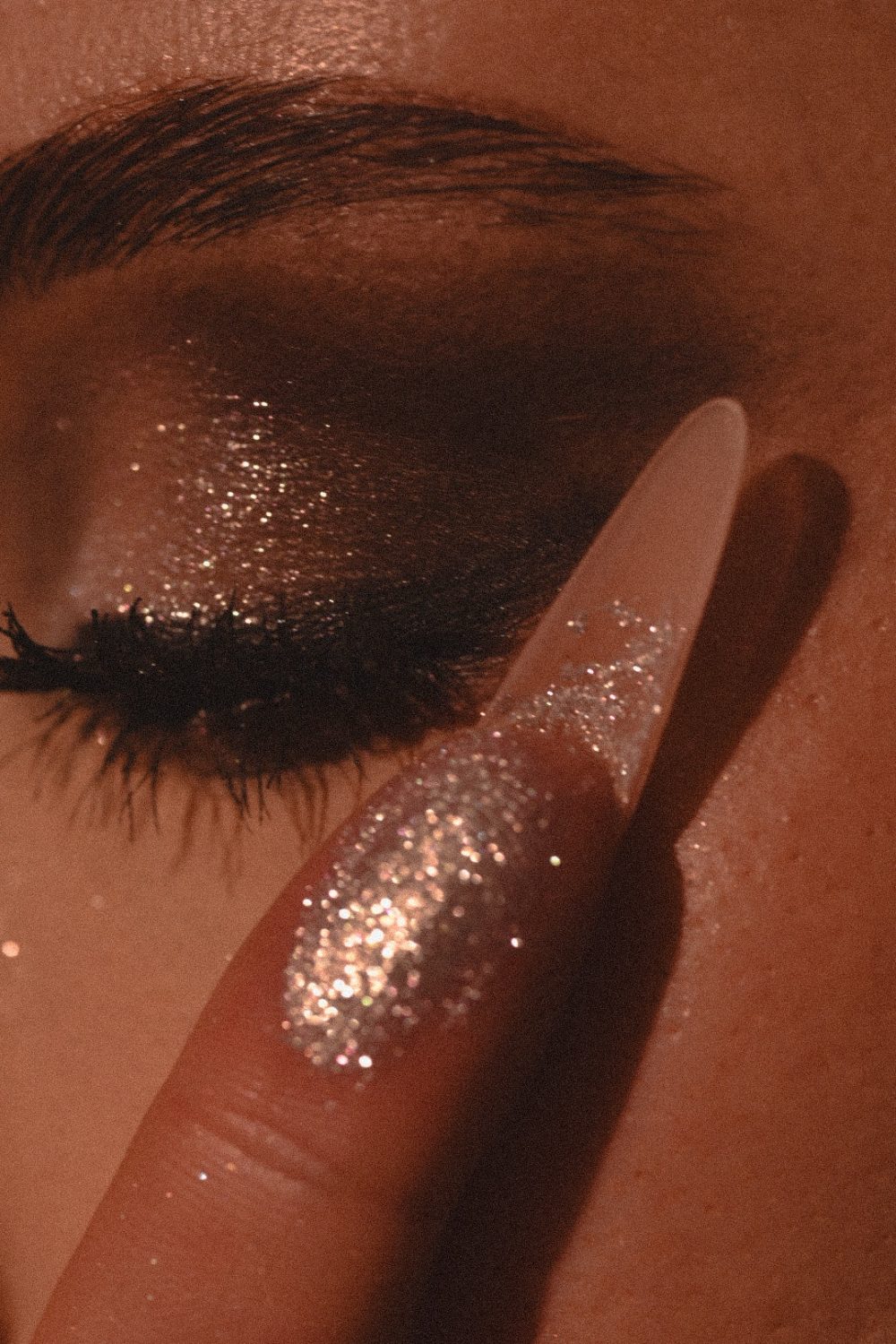 Silver shade glitter eyeshadow 10 g